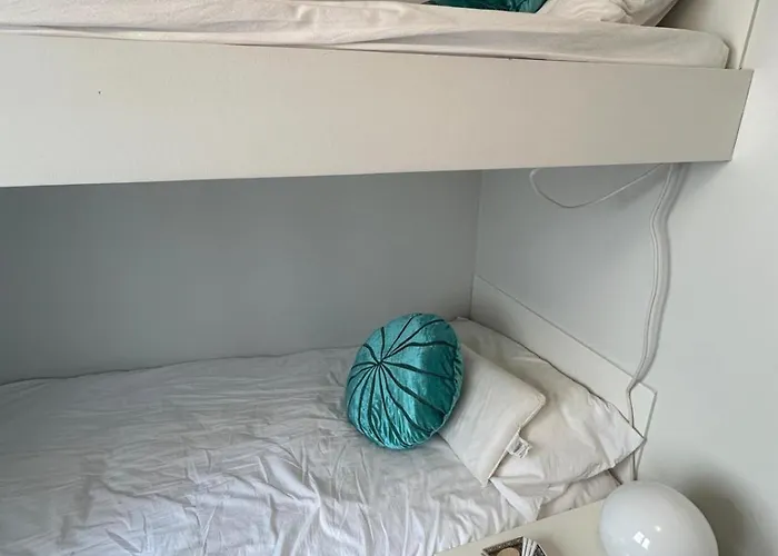 Bonito Piso Con Garaje Cerca De Playas